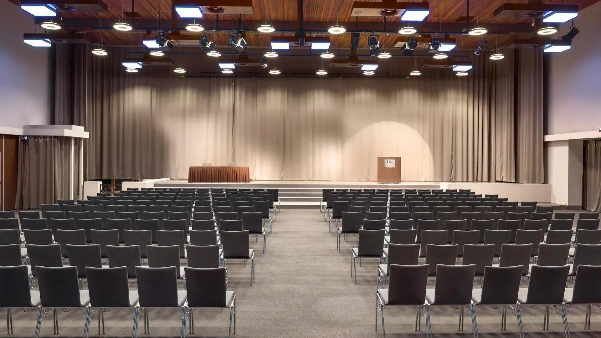 NH Eindhoven Conference Centre Koningshof Hotel Veldhoven 4*,  Holland